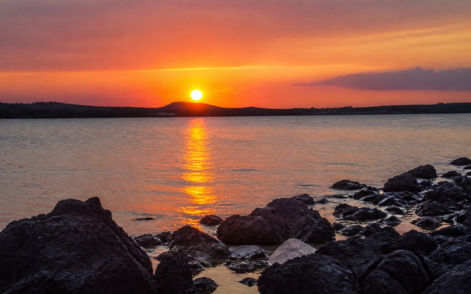 Atardecer sobre el mar en Santa Cruz, Galápagos